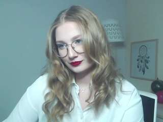 charmIRIS nude in hot Live Sex Chat