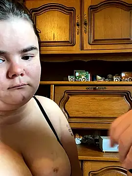 cigallia naked stripping on cam for live sex video chat