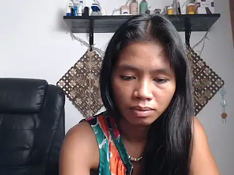 funnylittleone naked stripping on cam for live sex video chat
