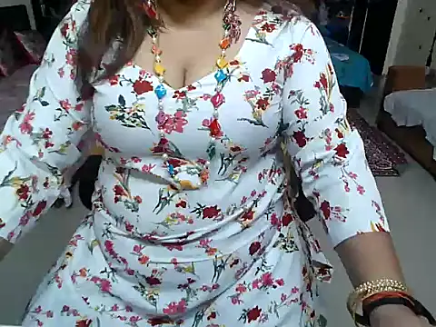 kiranpreet85 naked stripping on cam for live sex video chat
