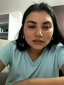 LILI_90 naked stripping on cam for live sex video chat
