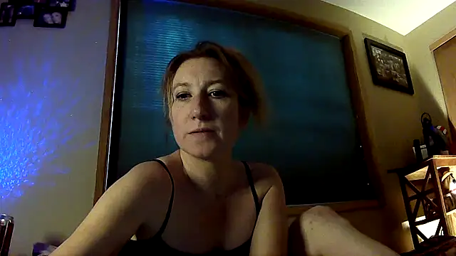 lilyhornyhousewife naked stripping on cam for live sex video chat