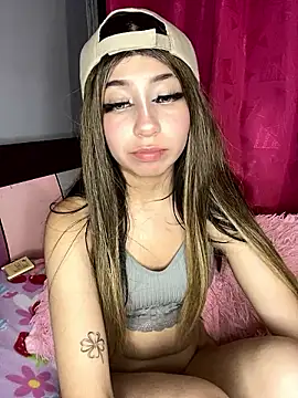 lunaappp naked stripping on cam for live sex video chat