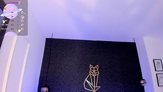 Misslinda_ naked stripping on cam for live sex video chat