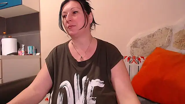 MorenaVegas naked stripping on cam for live sex video chat