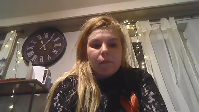 Petite_Blonde naked stripping on cam for live sex video chat