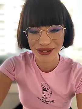 RubyPipper naked stripping on cam for live sex video chat