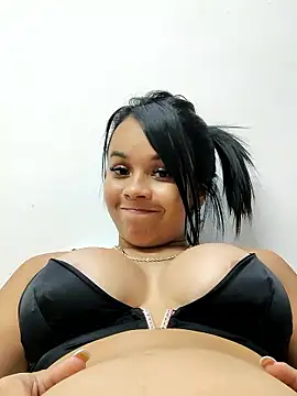 Sexyysariita naked stripping on cam for live sex video chat