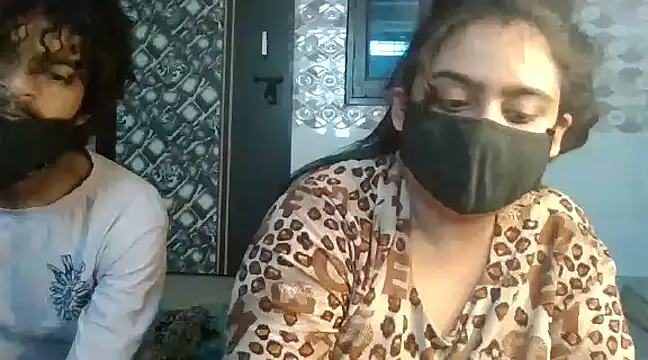 Sweet-Couple2 naked stripping on cam for live sex video chat