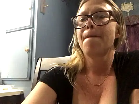 tickledpink420 naked stripping on cam for live sex video chat
