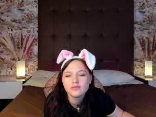 Al1ce-Adams nude in hot Live Sex Chat