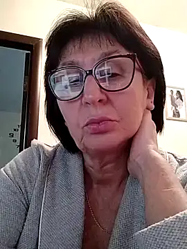 AlbinaXPretty naked stripping on cam for live sex video chat