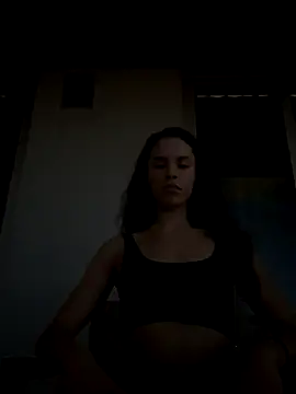 brookehoneynina naked stripping on cam for live sex video chat