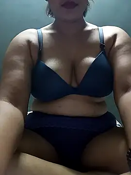 Cute-Sweetie naked stripping on cam for live sex video chat
