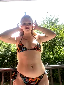 JJLovexo naked stripping on cam for live sex video chat