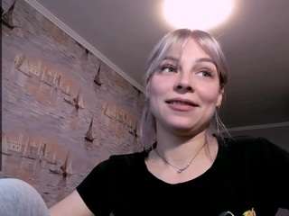KristiHoward nude in hot Live Sex Chat