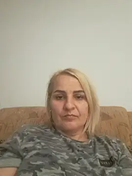 Malichkaanna30 naked stripping on cam for live sex video chat