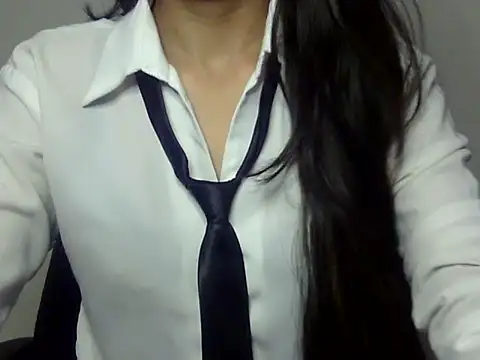 Manvi_007 naked stripping on cam for live sex video chat