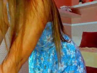 Melanie-Honey nude in hot Live Sex Chat
