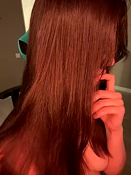 melaniyeah naked stripping on cam for live sex video chat