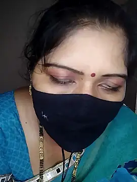 midhly naked stripping on cam for live sex video chat