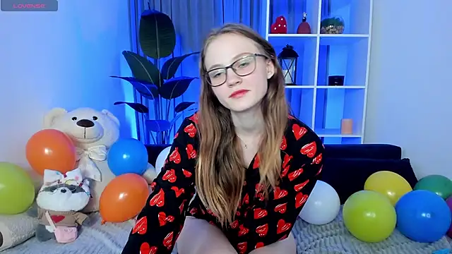 niki_tiny naked stripping on cam for live sex video chat
