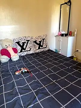 Princesssechipie naked stripping on cam for live sex video chat