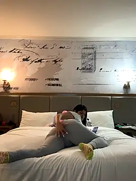 sarahcasablanca naked stripping on cam for live sex video chat
