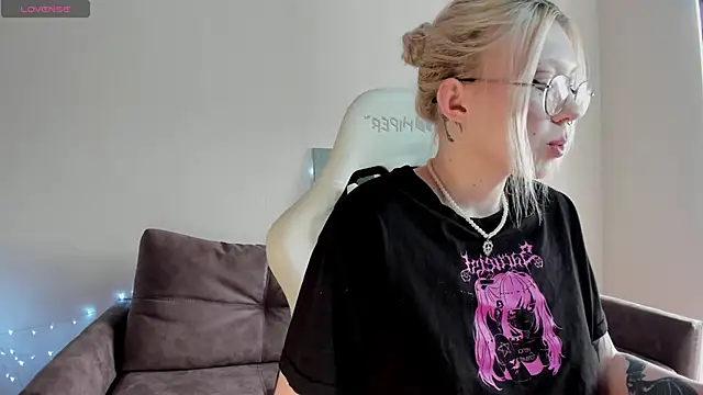 SilverMoly naked stripping on cam for live sex video chat