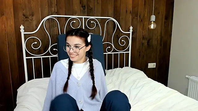 ThaisLopesv naked stripping on cam for live sex video chat