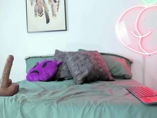 Thayra nude in hot Live Sex Chat