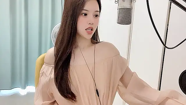 Yaya929 naked stripping on cam for live sex video chat