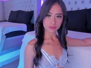 Alice-Sierra nude in hot Live Sex Chat