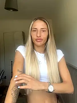 ElsDeex naked stripping on cam for live sex video chat
