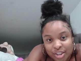 Lavish squirter nude in hot Live Sex Chat