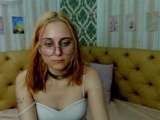 Holly-Pollyy nude in hot Live Sex Chat