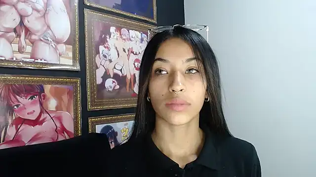 Nylaah_hot naked stripping on cam for live sex video chat