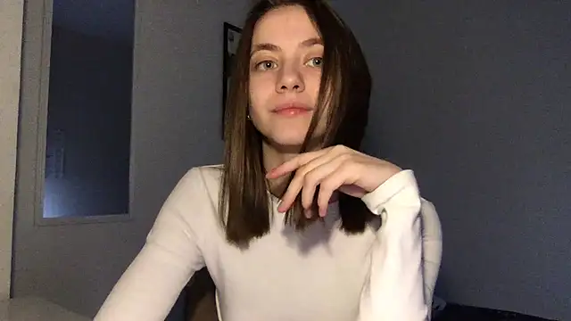 Riasha naked stripping on cam for live sex video chat