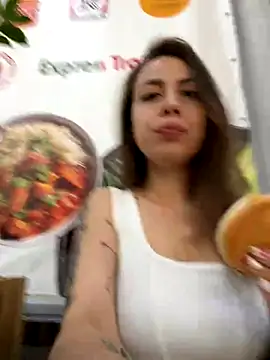 Winnie_Boo naked stripping on cam for live sex video chat