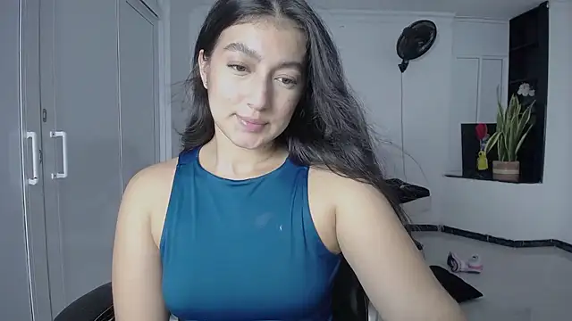 Applejack_1 naked stripping on cam for live sex video chat