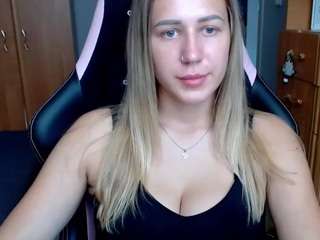 CatrinWomen nude in hot Live Sex Chat