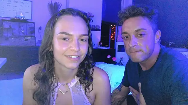 NaughtyCoupleNL naked stripping on cam for live sex video chat