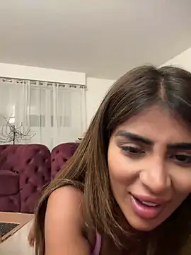 ArabicBarbie naked stripping on cam for live sex video chat