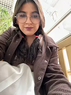 ChloeGraff naked stripping on cam for live sex video chat