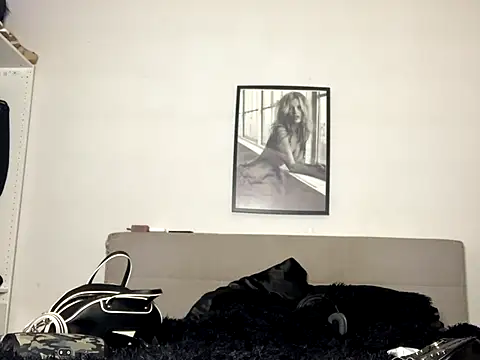Julamayana naked stripping on cam for live sex video chat