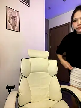 Lucky-2k6 naked stripping on cam for live sex video chat