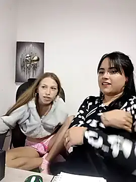 MelindaAn6el naked stripping on cam for live sex video chat