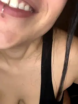 Miaww- naked stripping on cam for live sex video chat