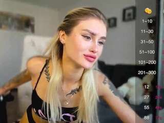 Ravenaaa nude in hot Live Sex Chat