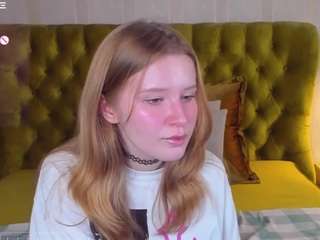 EmilyLous nude in hot Live Sex Chat